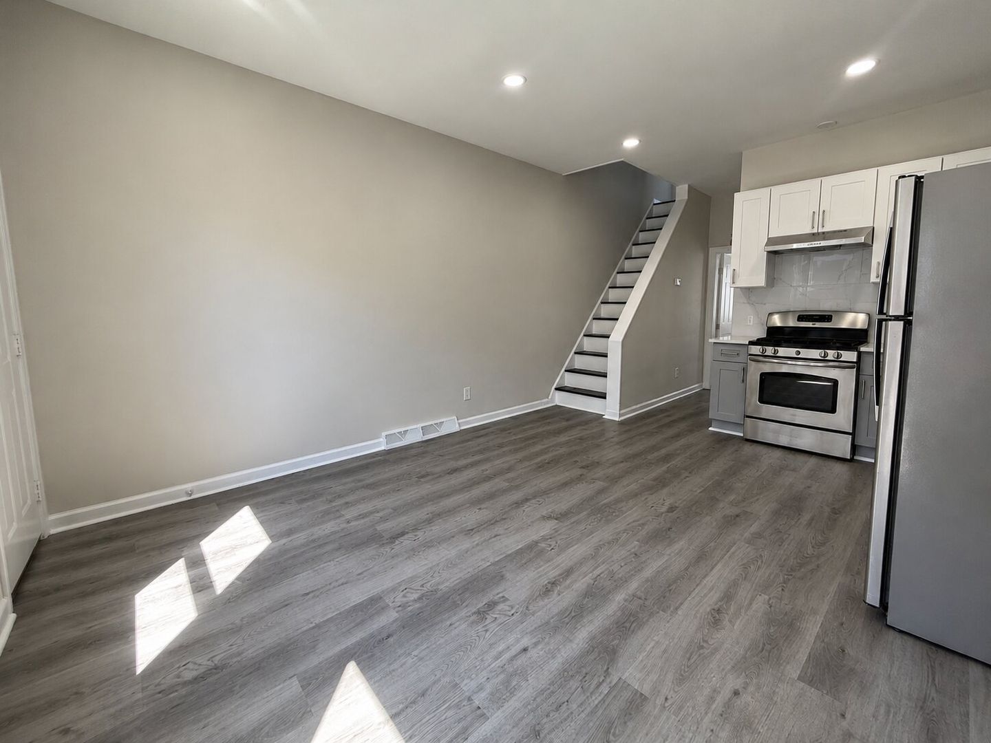 Building Photo - Spacious 4 Bedroom Home with Private Backyard & Flexible Living Space