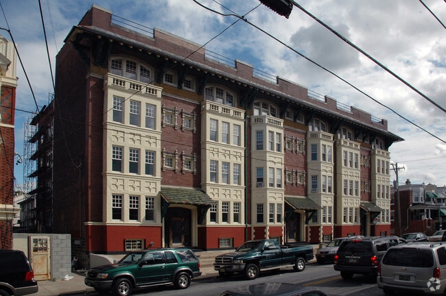 Primary Photo - The Lawson Residences at Von Louhr