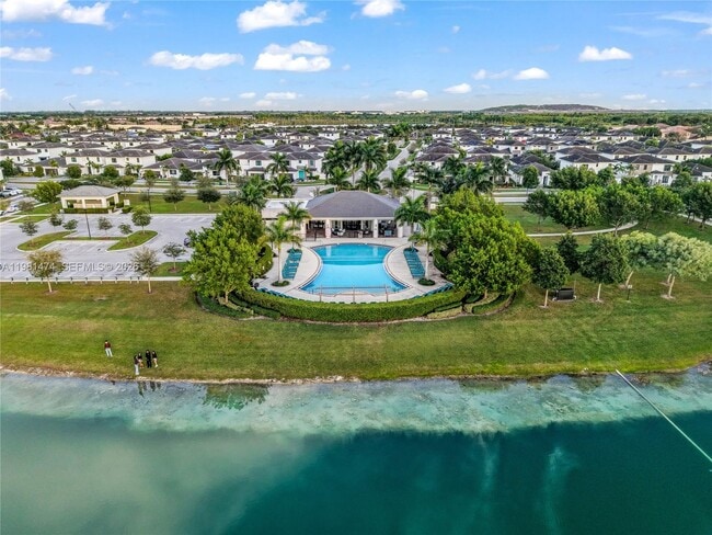 Building Photo - 23424 SW 110th Ave