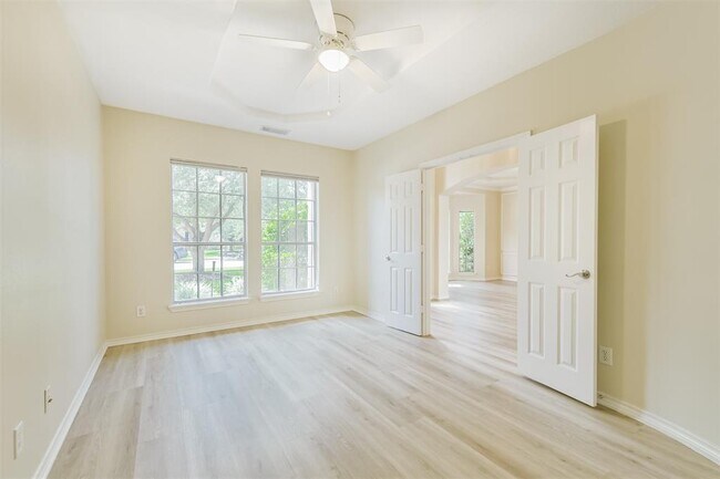 Building Photo - 11918 Mariposa Canyon Dr
