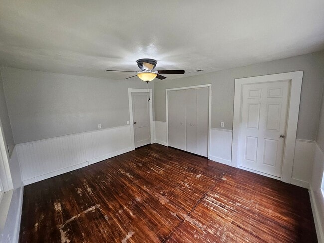 Building Photo - 1046 Miers St