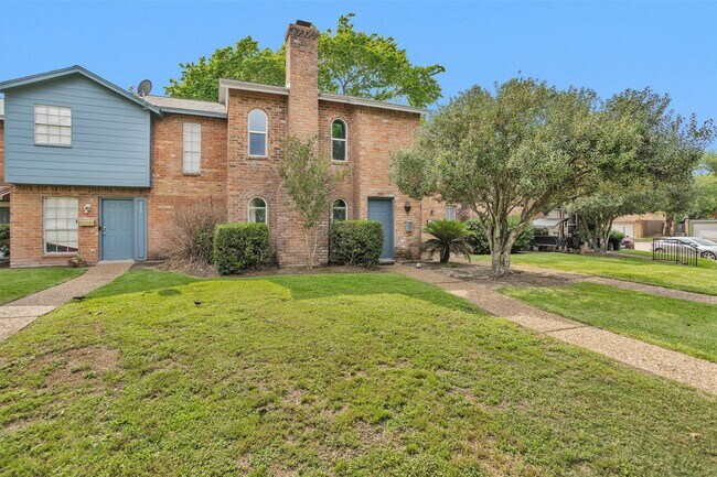 Building Photo - 9541 Clanton St