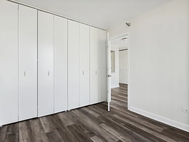 Building Photo - 111 W Maple St