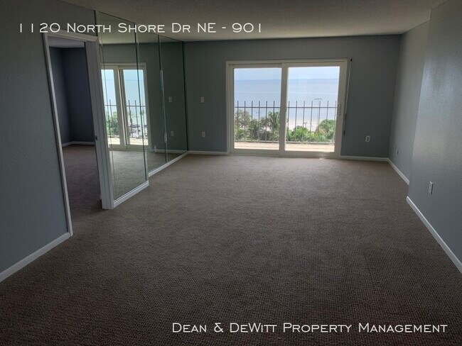 Building Photo - North Shore Condo with Amazing Water Views!