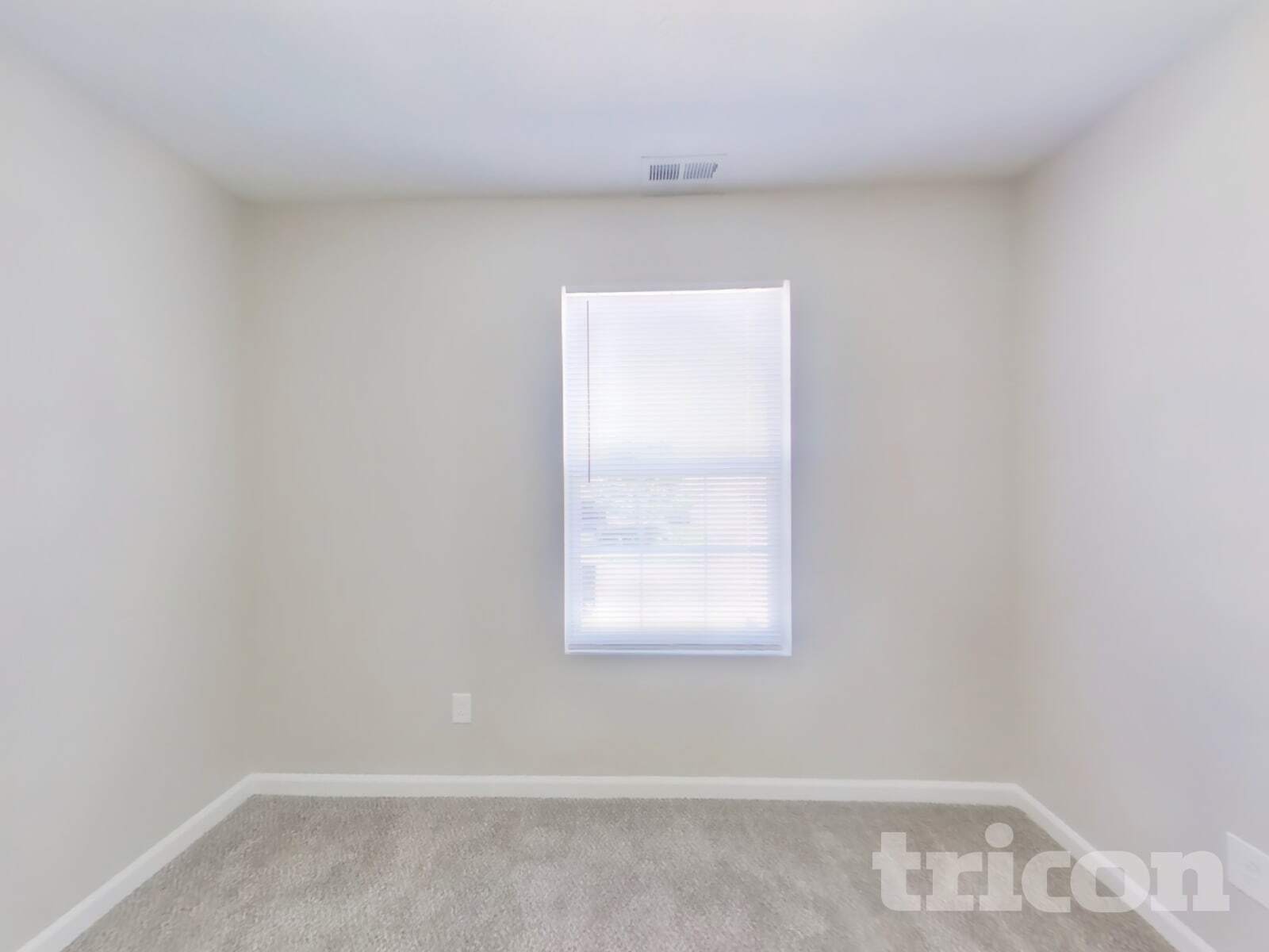 Building Photo - 2337 Middle View Dr