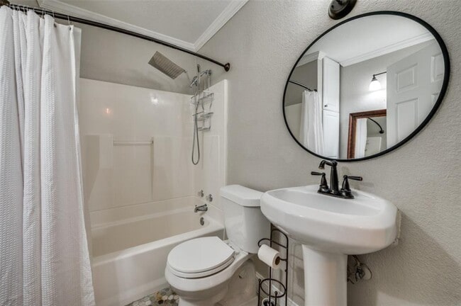 Building Photo - Colorado Street