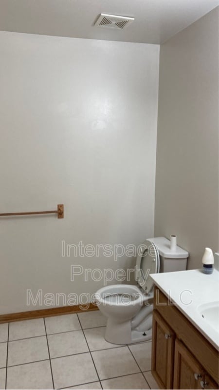 Building Photo - 1335 Rock Run Dr