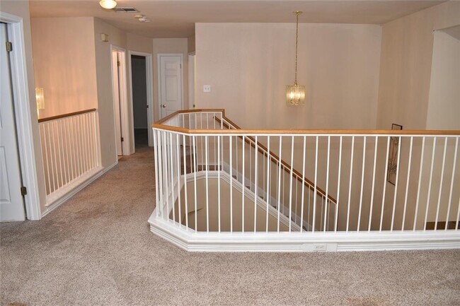 Building Photo - 4119 Columbine Dr