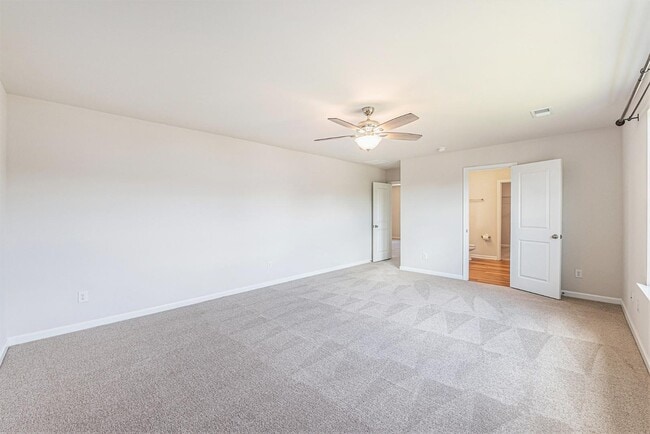 Building Photo - 715 McRoy St