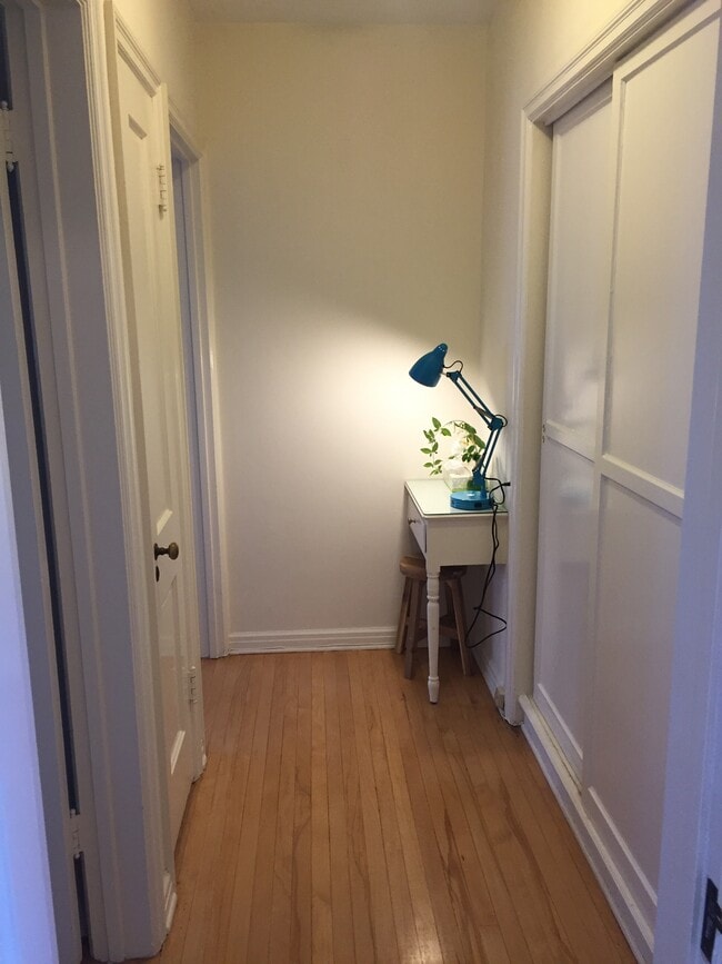 Building Photo - 10327 1/4 Ashton Ave