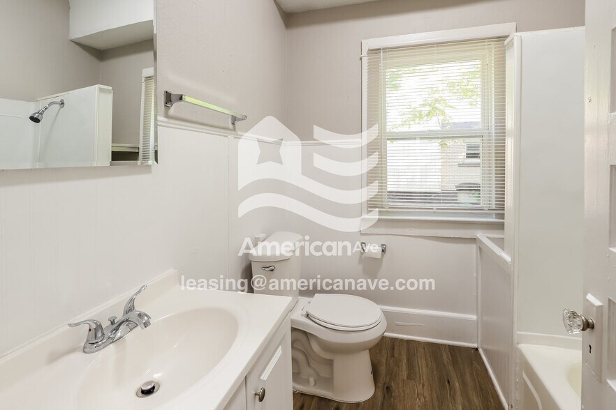 Building Photo - 2933 Park Ave