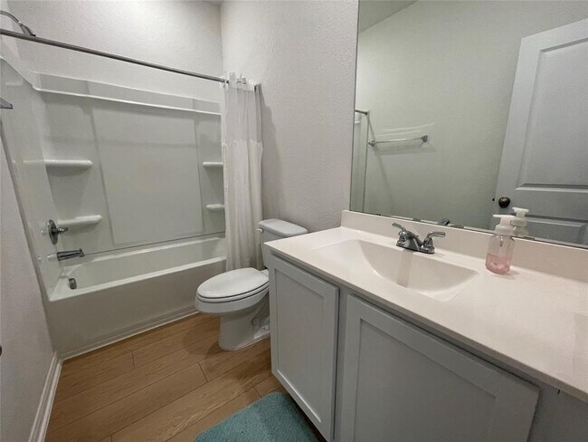 Building Photo - 340 Kenai Dr