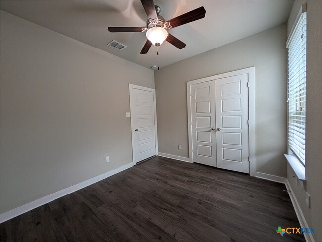 Building Photo - 506 Creekside Frst