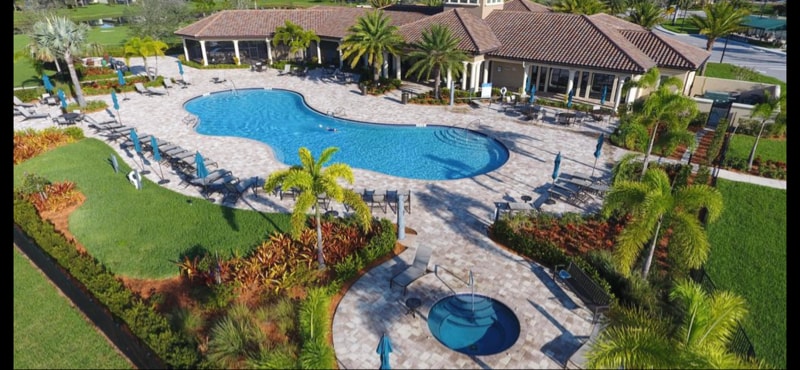 Building Photo - 823 SE Villandry Way