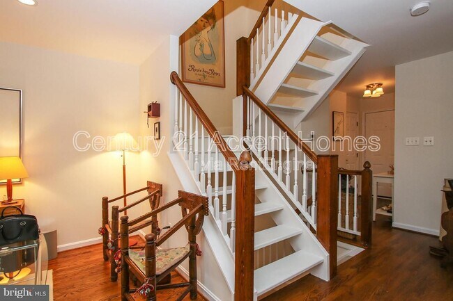 Building Photo - 3009 20th Ct S