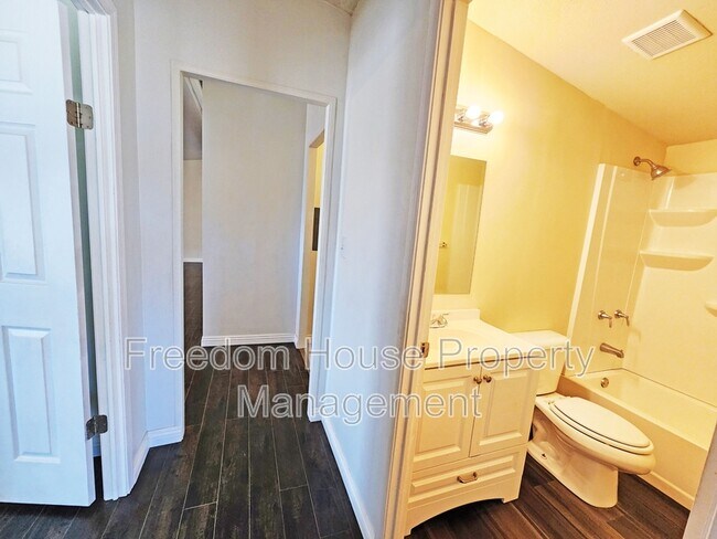 Building Photo - 1270 Landmark Ave