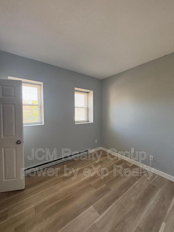 Building Photo - 56 Johnson St