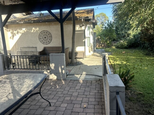 Building Photo - Act Fast - this Charming Pasadena Retreat ...