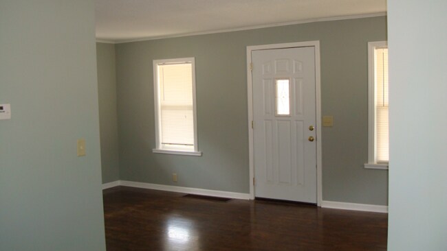 Building Photo - 18 W 80th St