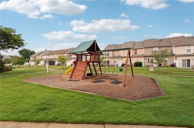 Building Photo - 372 Azalea Cir