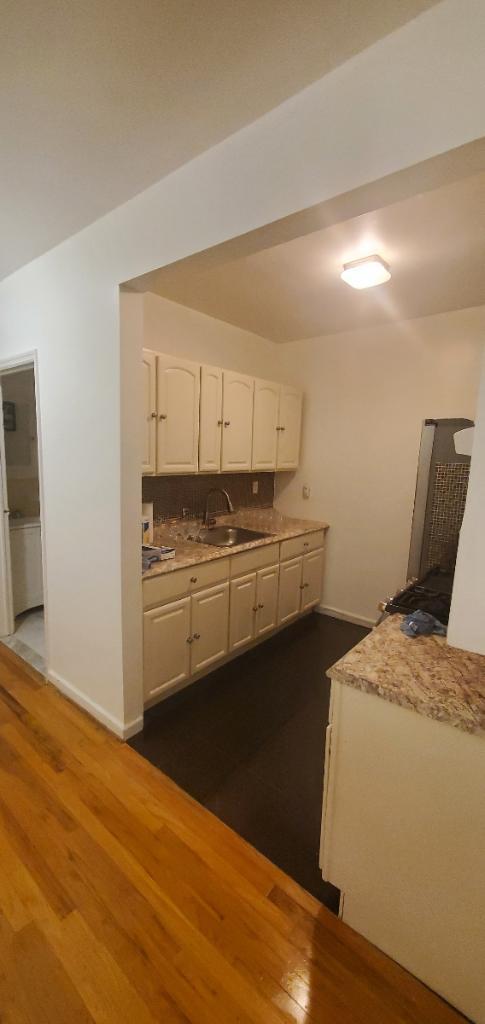 Kitchen - 642A Manida St