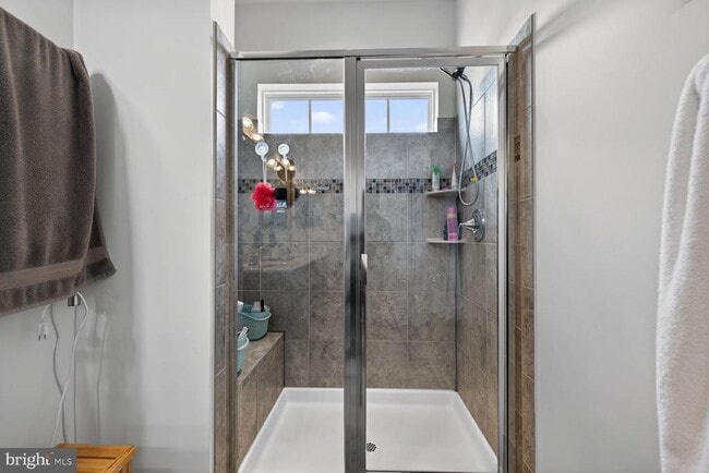 Building Photo - 6157 Posey St