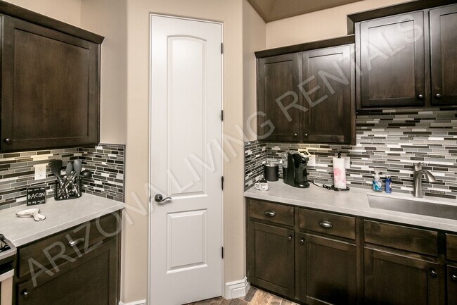 Building Photo - FURNISHED AVAILABLE JANUARY 2027 - MARCH 2027