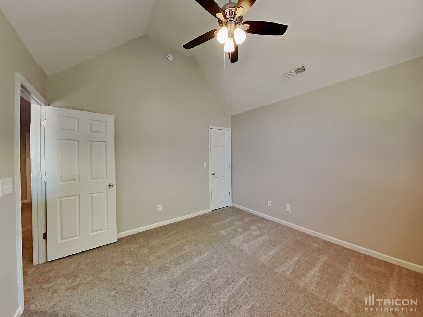 Building Photo - 1001 Southridge Dr