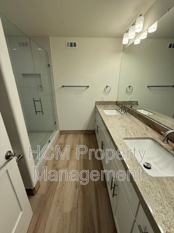 Building Photo - 3328 Paseo Halcon