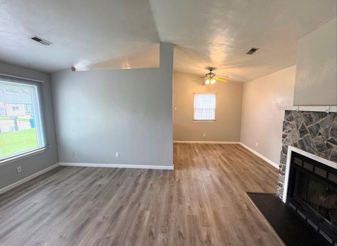 Building Photo - 3836 Clearwood Ct