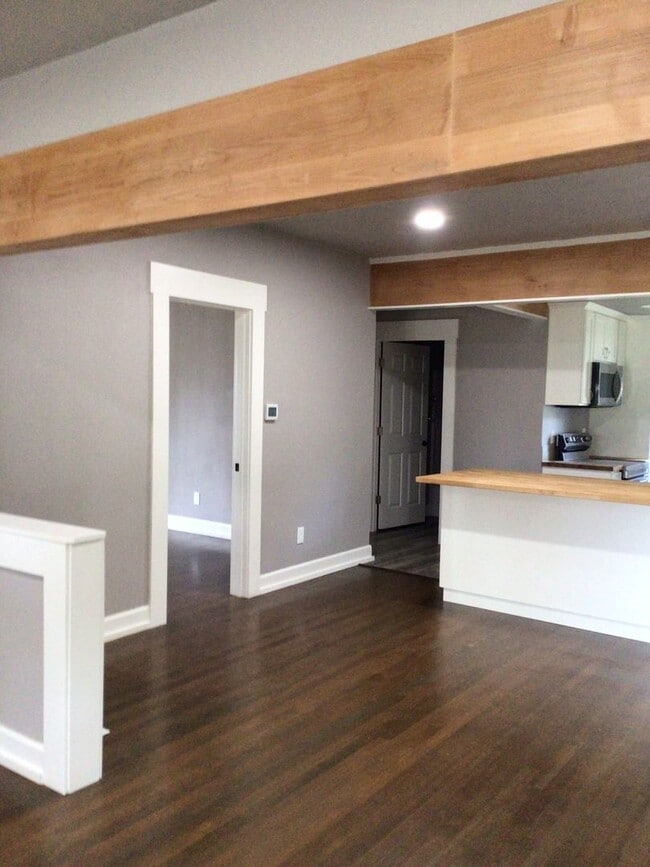 Building Photo - 477 I St