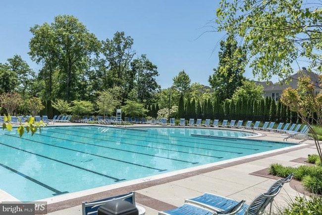 Building Photo - 24693 Kings Canyon Square