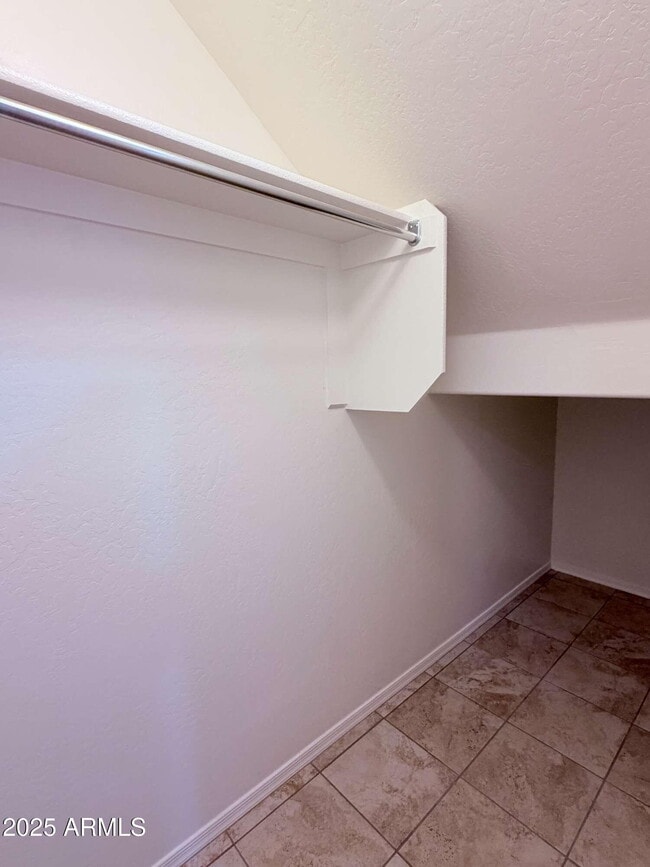 Building Photo - 5113 E Greenway St