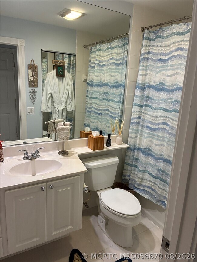 Building Photo - 9097 SE Retreat Dr