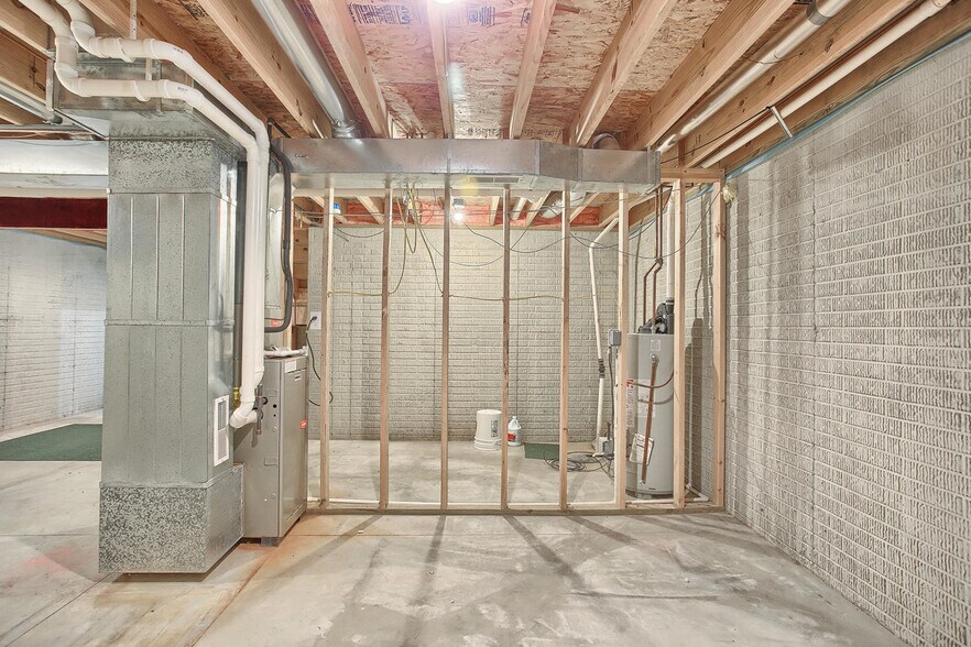 Building Photo - 306 Windwood Ct