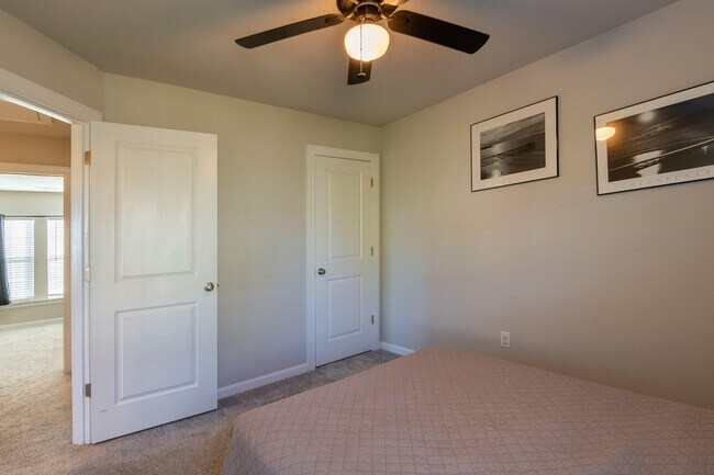 Building Photo - 704 Red Cedar Ct