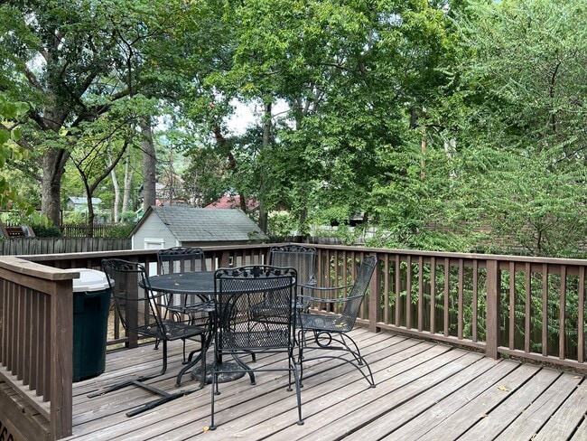 Building Photo - 3520 Lee Ave