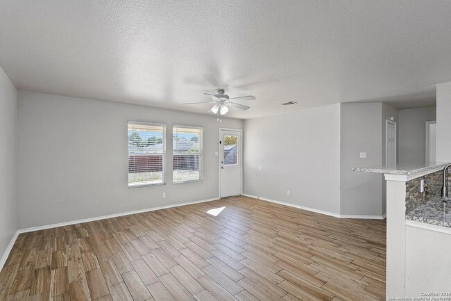 Building Photo - 4006 Wisteria Way