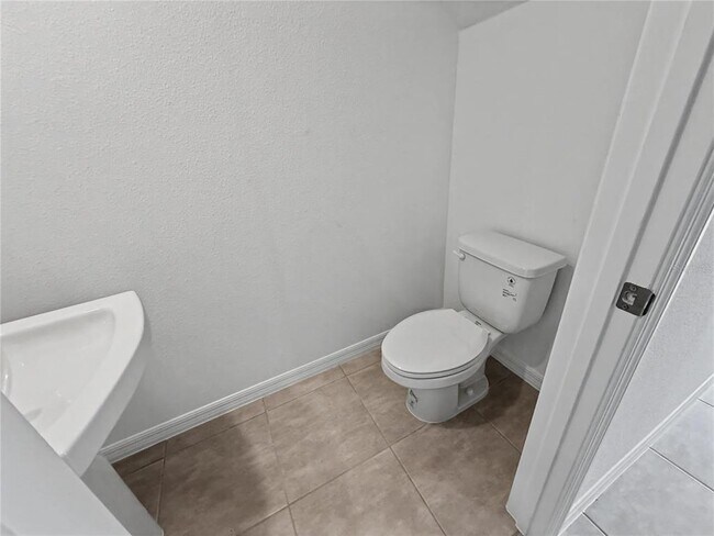 Building Photo - 2949 Skyline Lp