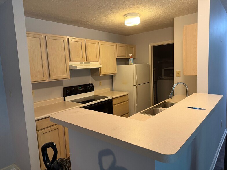 Building Photo - 8354 Glenwillow Ln