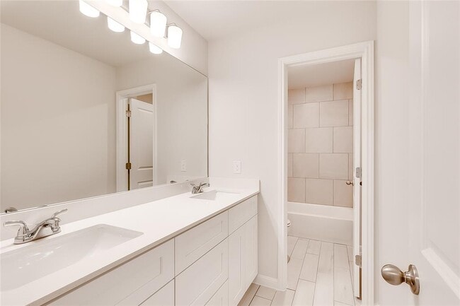 Building Photo - 125 Comet Pointe Dr