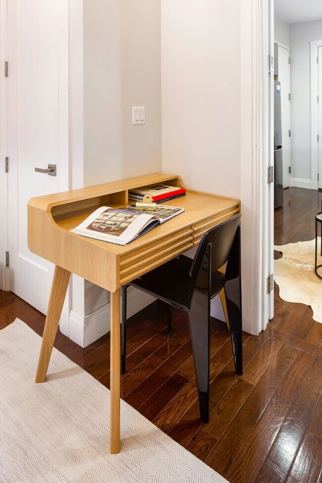 Building Photo - 417 E 61st St