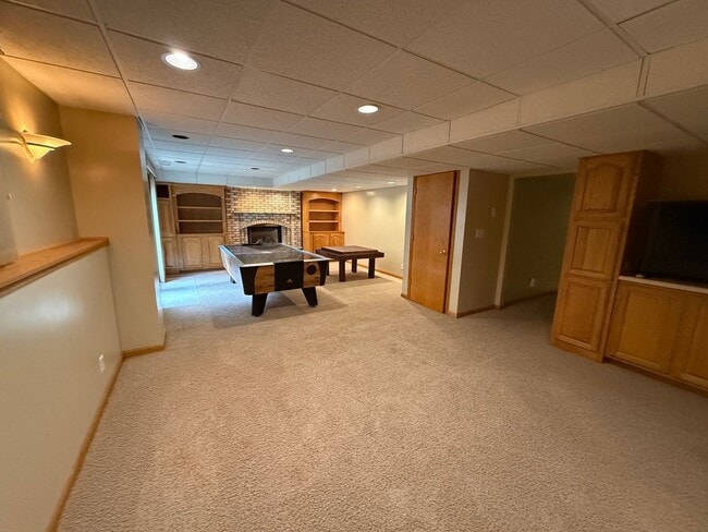 Building Photo - Beautiful single family home!