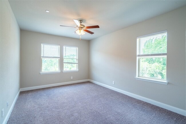 Building Photo - 7800 Manilla Dr