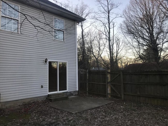 Building Photo - 3 bedroom in Louisville KY 40223