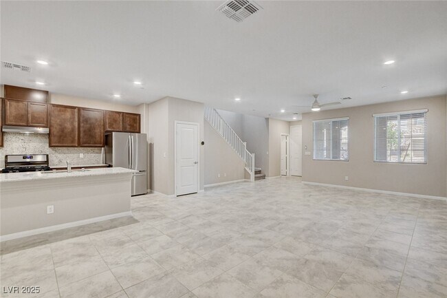 Building Photo - 2409 Bellinzona Pl