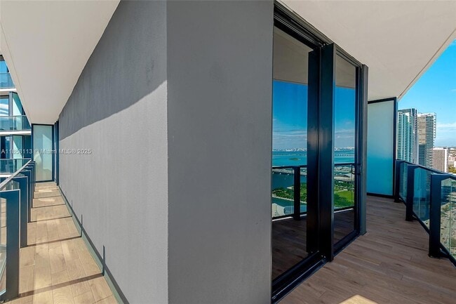 Building Photo - 398 NE 5th St