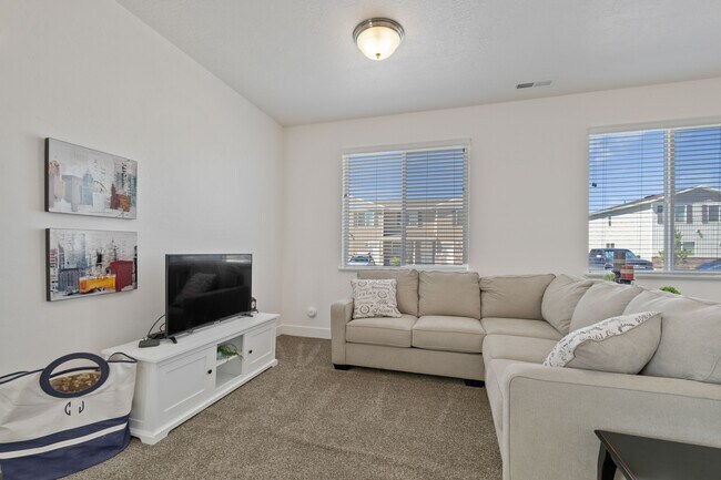 Living Room - Tremonton Pines