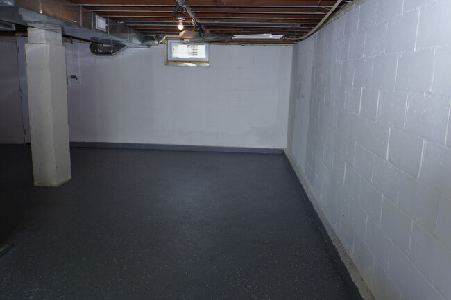 Building Photo - 3230 Richwood Ave