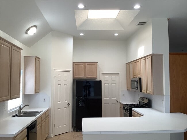 Building Photo - 1601 Oak Pl Ct